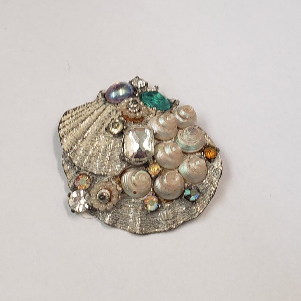 ART, RARE, vintage, signed Arthur Pepper shell gemstone pearl brooch